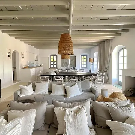 Ganado In Mikonos * Paradise Beach (Mykonos)