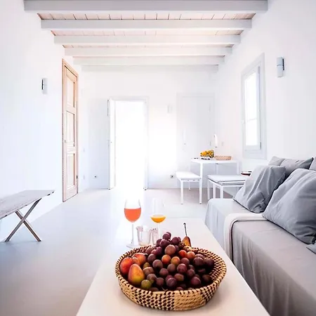 Ganado In Mikonos Paradise Beach (Mykonos)